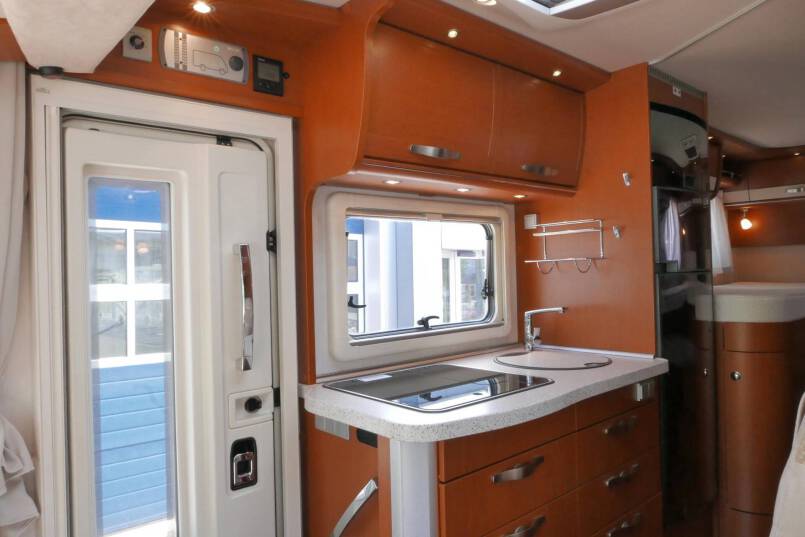 Hymer B 578 AUTOMAAT 3.0 177 PK, MAXI CHASSIS, enkele bedden 27