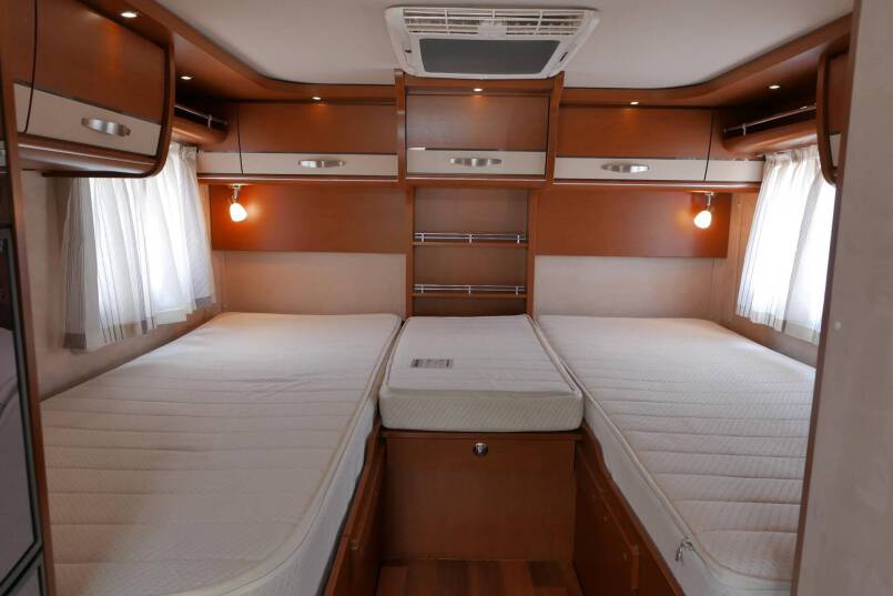 Hymer B 578 AUTOMAAT 3.0 177 PK, MAXI CHASSIS, enkele bedden 31