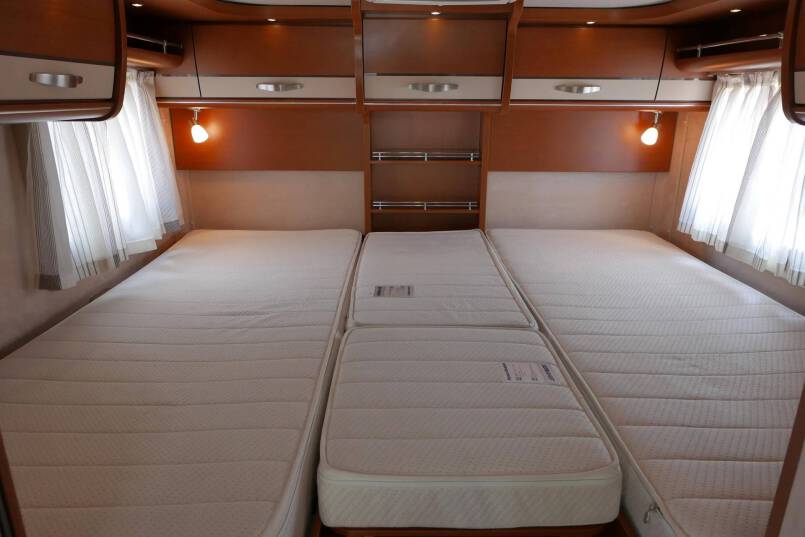 Hymer B 578 AUTOMAAT 3.0 177 PK, MAXI CHASSIS, enkele bedden 32