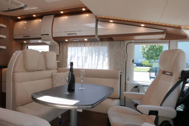 Carthago C-Tourer I 149 LE 9G AUTOMAAT, Mercedes, enkele bedden 24