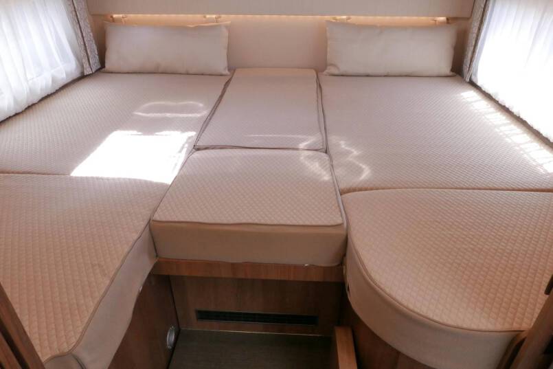 Carthago C-Tourer I 149 LE 9G AUTOMAAT, Mercedes, enkele bedden 37