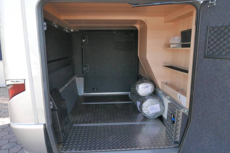 Hymer B-SL 674 SupremeLine Crystal-zilver 180 PK AUTOMAAT, LEVELSYSTEEM, AL-DE 11