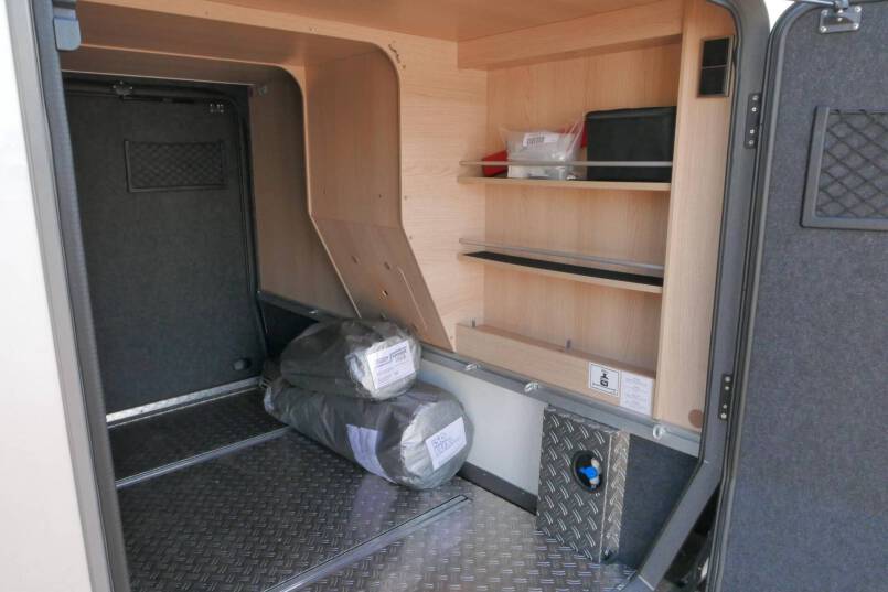 Hymer B-SL 674 SupremeLine Crystal-zilver 180 PK AUTOMAAT, LEVELSYSTEEM, AL-DE 12