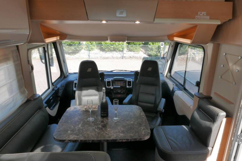 Hymer B-SL 674 SupremeLine Crystal-zilver 180 PK AUTOMAAT, LEVELSYSTEEM, AL-DE 25