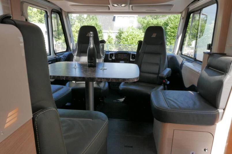 Hymer B-SL 674 SupremeLine Crystal-zilver 180 PK AUTOMAAT, LEVELSYSTEEM, AL-DE 26