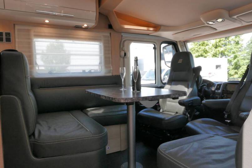 Hymer B-SL 674 SupremeLine Crystal-zilver 180 PK AUTOMAAT, LEVELSYSTEEM, AL-DE 27