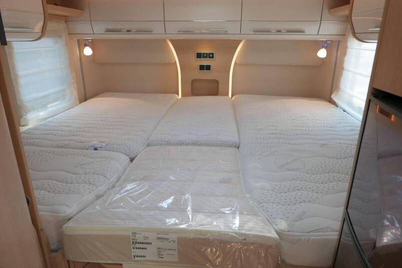 Hymer B-SL 674 SupremeLine Crystal-zilver 180 PK AUTOMAAT, LEVELSYSTEEM, AL-DE 41