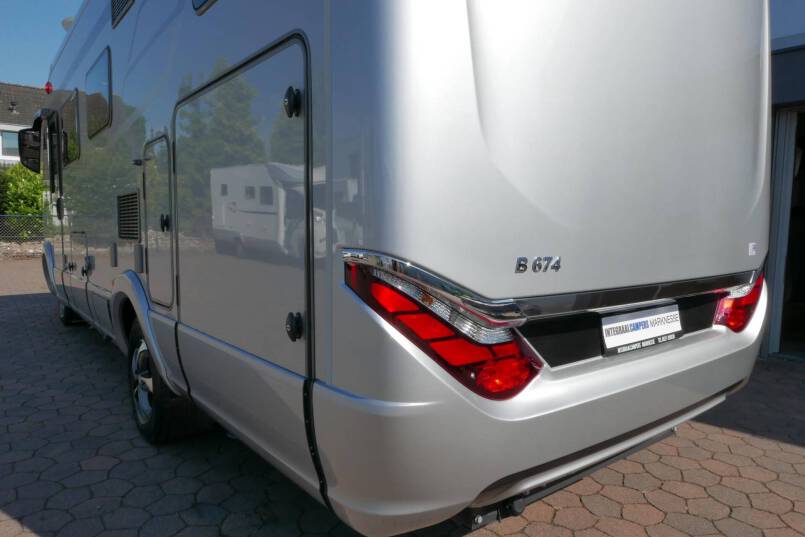 Hymer B-SL 674 SupremeLine Crystal-zilver 180 PK AUTOMAAT, LEVELSYSTEEM, AL-DE 8
