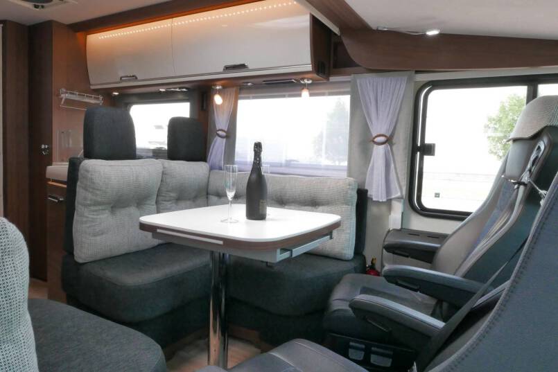 Niesmann + Bischoff Arto 79 LE Champagne 3.0 AUTOMAAT, LUCHTVERING, OMVORMER 31