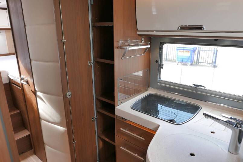 Niesmann + Bischoff Arto 79 LE Champagne 3.0 AUTOMAAT, LUCHTVERING, OMVORMER 44