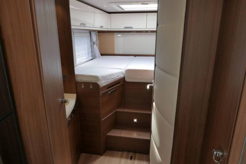 Niesmann + Bischoff Arto 79 LE Champagne 3.0 AUTOMAAT, LUCHTVERING, OMVORMER 45
