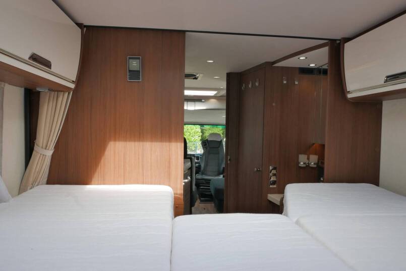Niesmann + Bischoff Arto 79 LE Champagne 3.0 AUTOMAAT, LUCHTVERING, OMVORMER 48