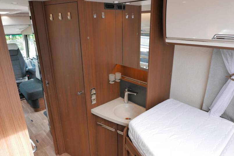 Niesmann + Bischoff Arto 79 LE Champagne 3.0 AUTOMAAT, LUCHTVERING, OMVORMER 51