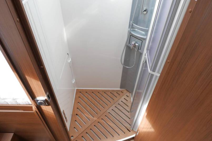 Niesmann + Bischoff Arto 79 LE Champagne 3.0 AUTOMAAT, LUCHTVERING, OMVORMER 53