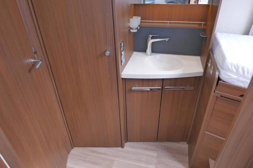 Niesmann + Bischoff Arto 79 LE Champagne 3.0 AUTOMAAT, LUCHTVERING, OMVORMER 54