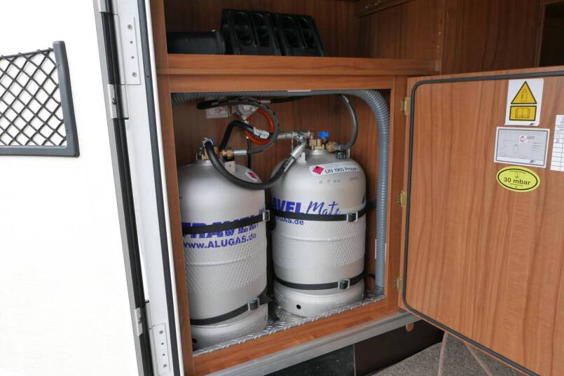 Hymer Exsis I 588 Bovenkastjes AL-KO 150 pk, LEVELSYSTEEM, 11