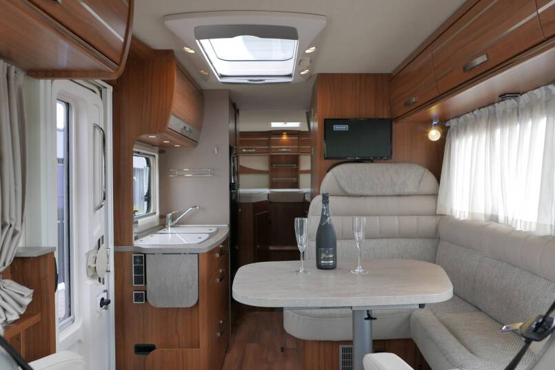 Hymer Exsis I 588 Bovenkastjes AL-KO 150 pk, LEVELSYSTEEM, 23
