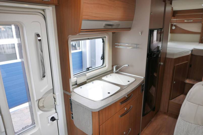 Hymer Exsis I 588 Bovenkastjes AL-KO 150 pk, LEVELSYSTEEM, 26