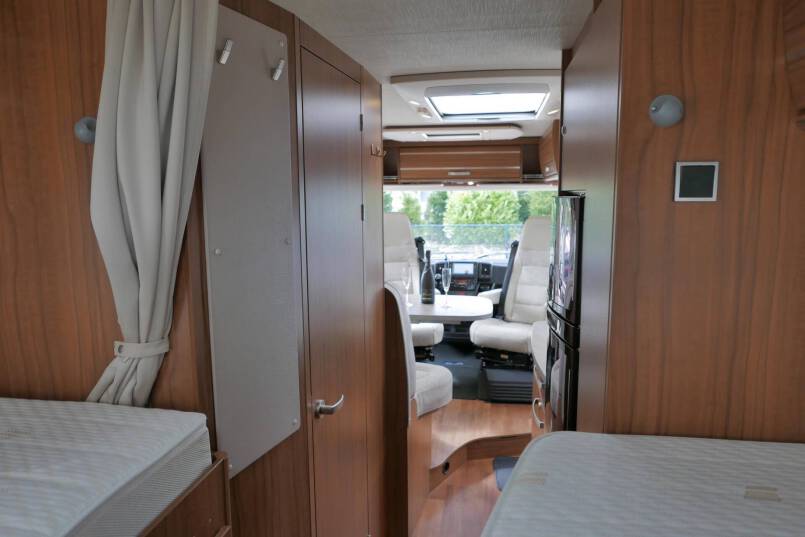 Hymer Exsis I 588 Bovenkastjes AL-KO 150 pk, LEVELSYSTEEM, 32
