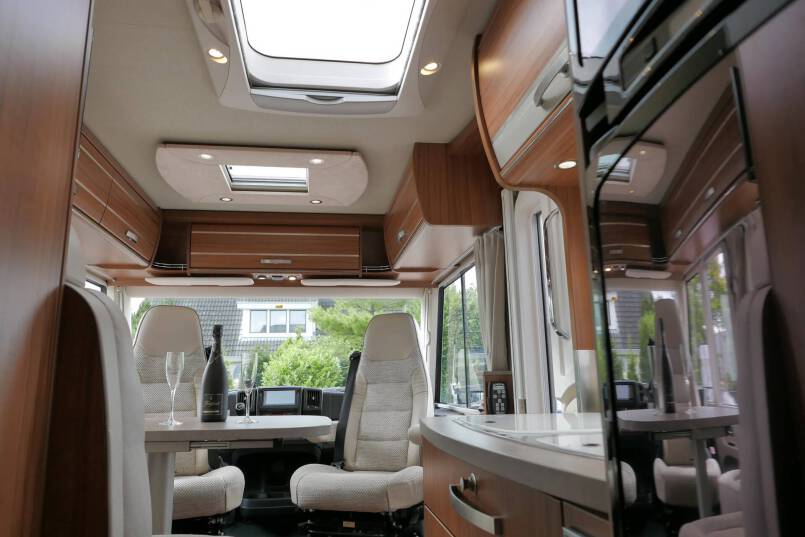 Hymer Exsis I 588 Bovenkastjes AL-KO 150 pk, LEVELSYSTEEM, 35
