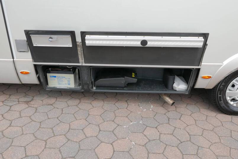 Hymer B 614 SL Star Edition Champagne, 3.0 158 PK, ruime indeling 12