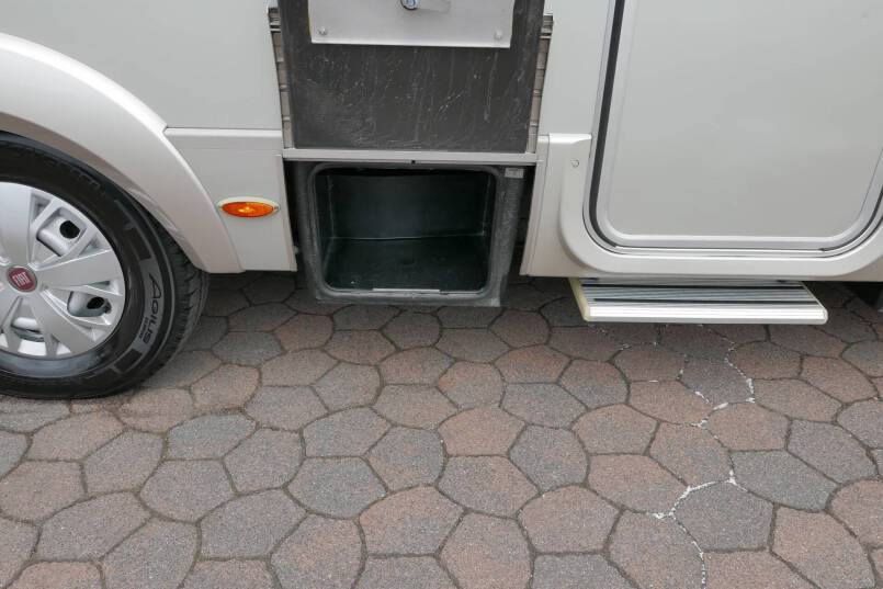 Hymer B 614 SL Star Edition Champagne, 3.0 158 PK, ruime indeling 13