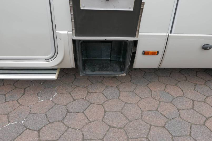 Hymer B 614 SL Star Edition Champagne, 3.0 158 PK, ruime indeling 14