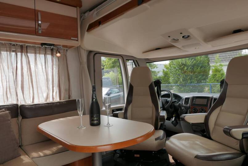 Hymer B 614 SL Star Edition Champagne, 3.0 158 PK, ruime indeling 20