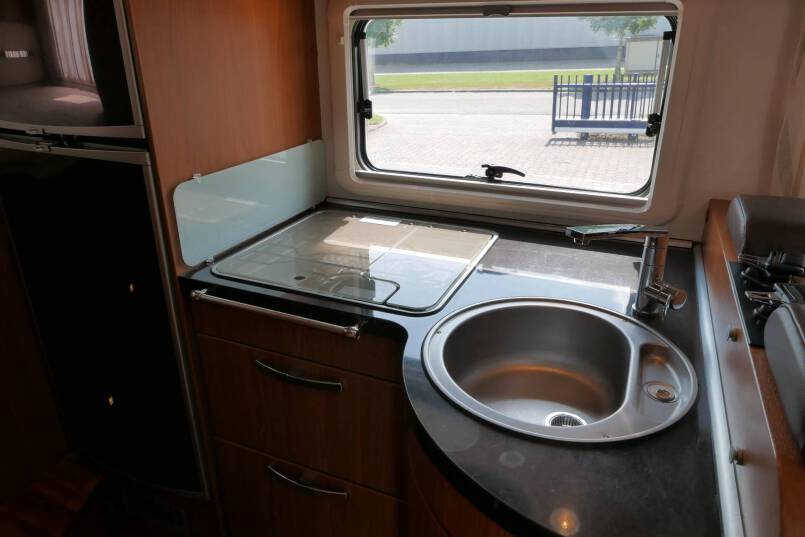 Hymer B 614 SL Star Edition Champagne, 3.0 158 PK, ruime indeling 25