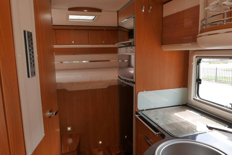 Hymer B 614 SL Star Edition Champagne, 3.0 158 PK, ruime indeling 26