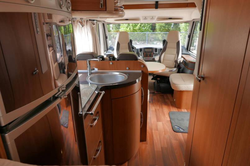 Hymer B 614 SL Star Edition Champagne, 3.0 158 PK, ruime indeling 31