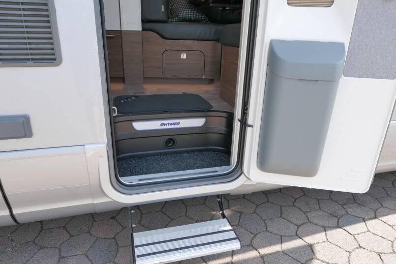 Hymer B ML-I 880 MasterLine 9G AUTOMAAT, 5 persoons, enkele bedden, Crystal Zilver 15