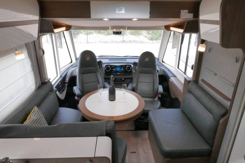 Hymer B ML-I 880 MasterLine 9G AUTOMAAT, 5 persoons, enkele bedden, Crystal Zilver 22