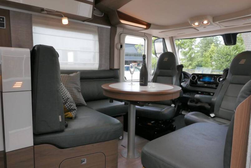 Hymer B ML-I 880 MasterLine 9G AUTOMAAT, 5 persoons, enkele bedden, Crystal Zilver 23