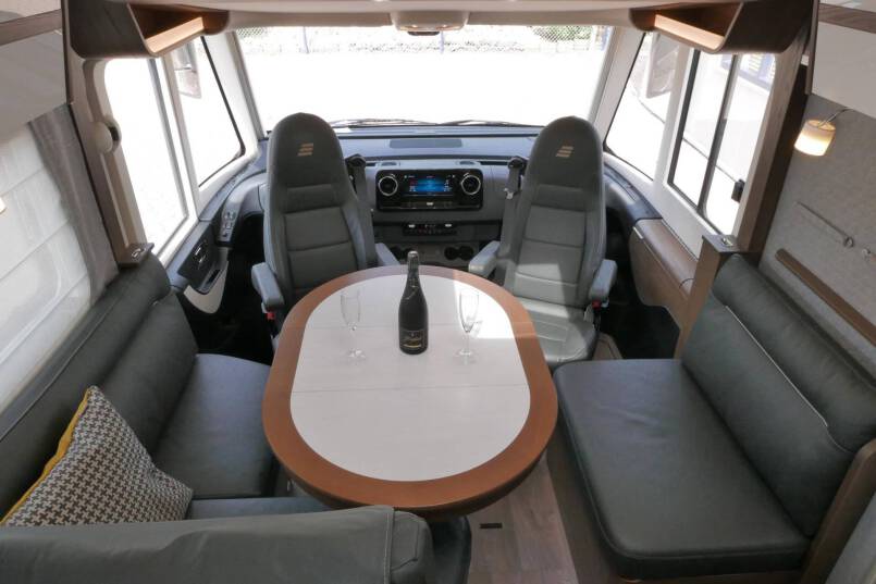 Hymer B ML-I 880 MasterLine 9G AUTOMAAT, 5 persoons, enkele bedden, Crystal Zilver 27