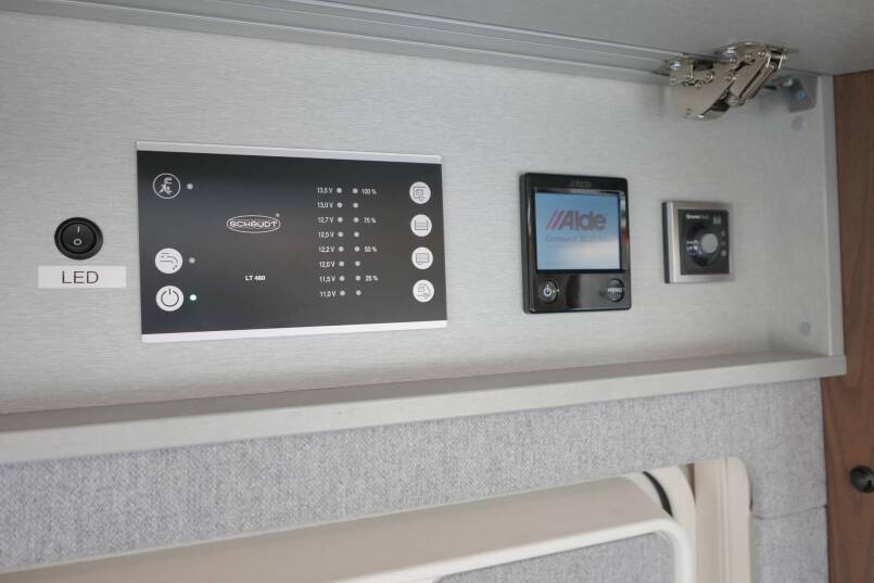 Hymer B ML-I 880 MasterLine 9G AUTOMAAT, 5 persoons, enkele bedden, Crystal Zilver 34
