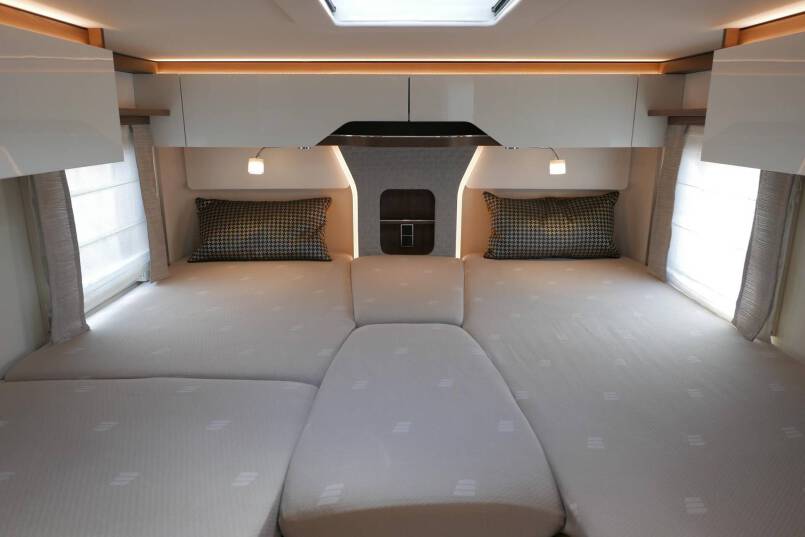 Hymer B ML-I 880 MasterLine 9G AUTOMAAT, 5 persoons, enkele bedden, Crystal Zilver 50