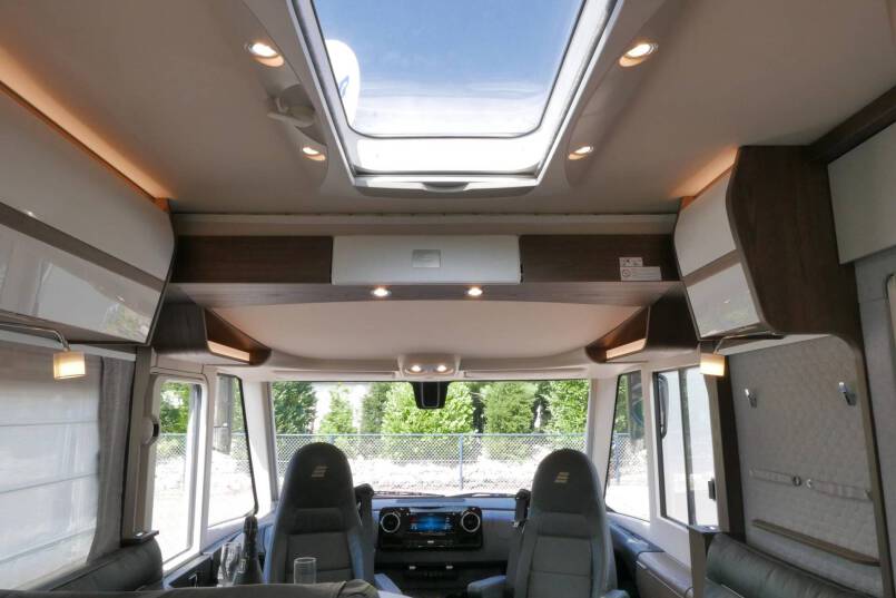 Hymer B ML-I 880 MasterLine 9G AUTOMAAT, 5 persoons, enkele bedden, Crystal Zilver 61