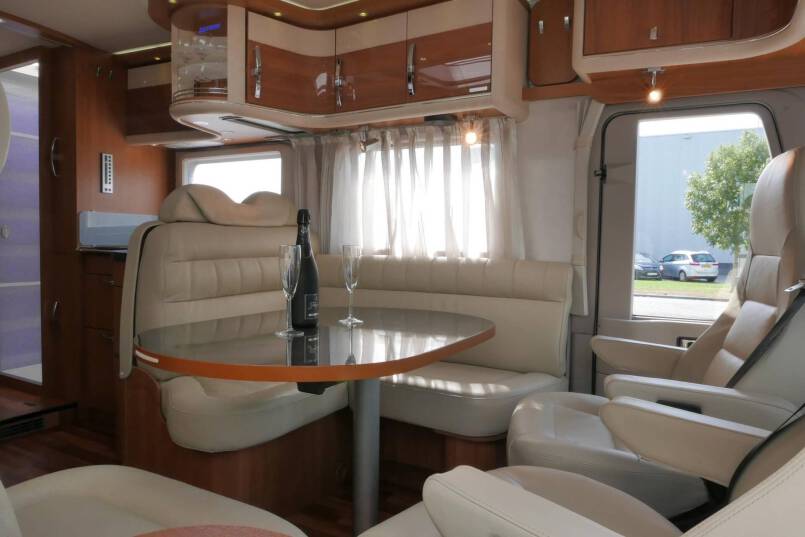 Hymer B 694 SL Star Edition 3.0 AUTOMAAT, bovenkastjes, levelsysteem 26