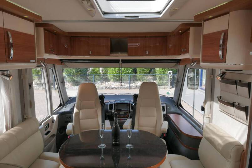 Hymer B 694 SL Star Edition 3.0 AUTOMAAT, bovenkastjes, levelsysteem 28