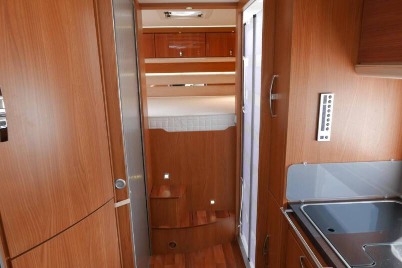 Hymer B 694 SL Star Edition 3.0 AUTOMAAT, bovenkastjes, levelsysteem 39
