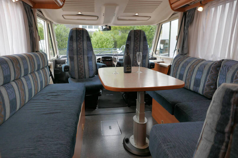 Hymer B 544 Élégance zilver zeer nette en ruime indeling 23