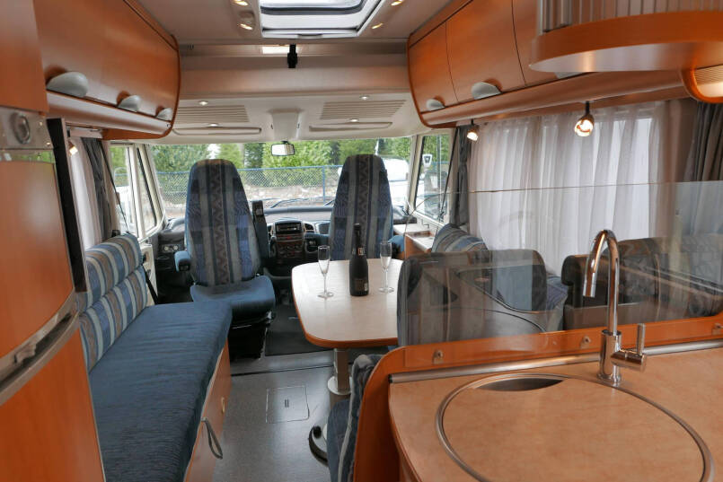 Hymer B 544 Élégance zilver zeer nette en ruime indeling 40