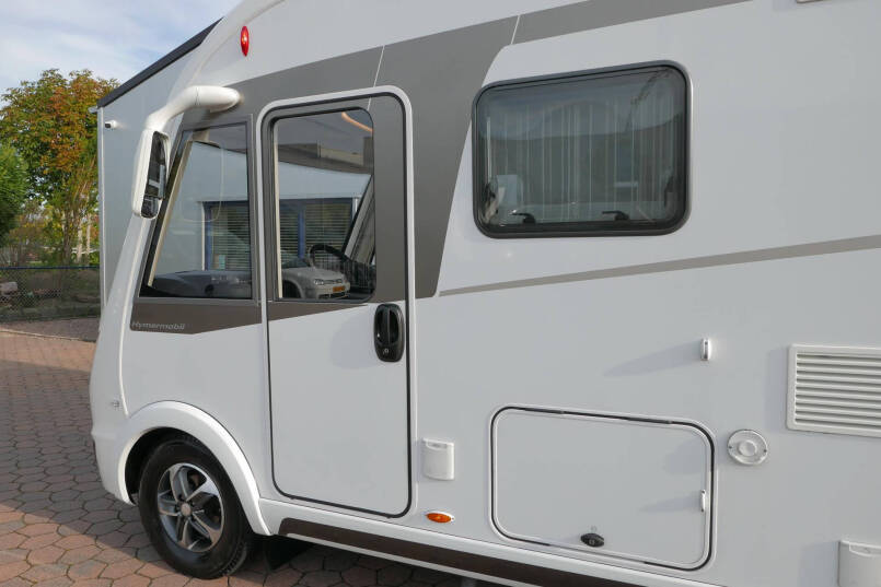 Hymer B 574 DL DynamicLine 150 pk AUTOMAAT, enkele bedden, airco 16