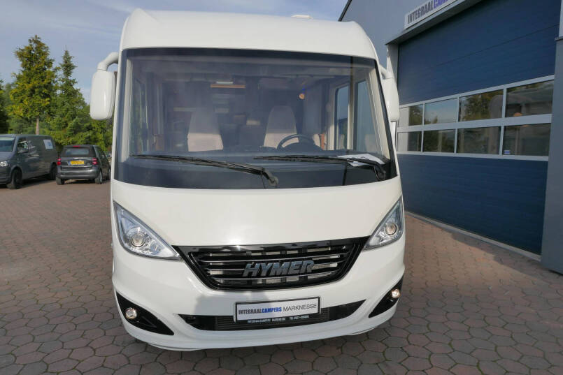 Hymer B 574 DL DynamicLine 150 pk AUTOMAAT, enkele bedden, airco 1