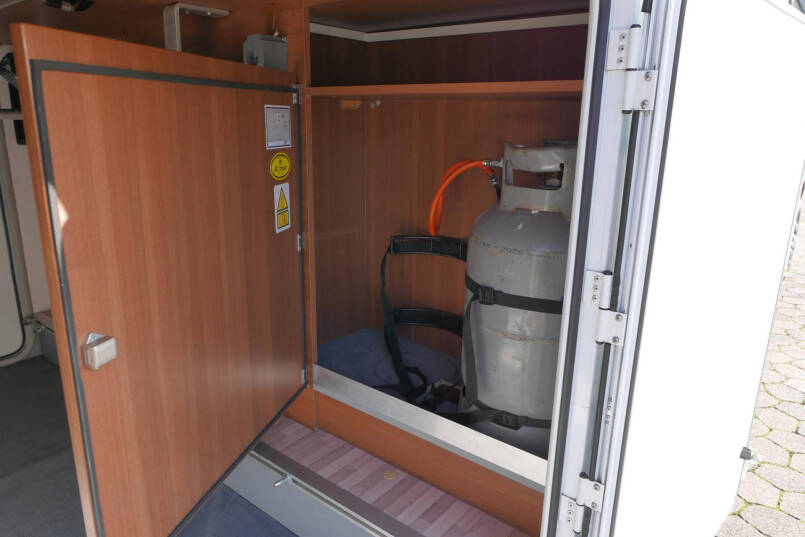 LMC Breezer V 646 G Enkele bedden | Garage | Schotel | 2015 14