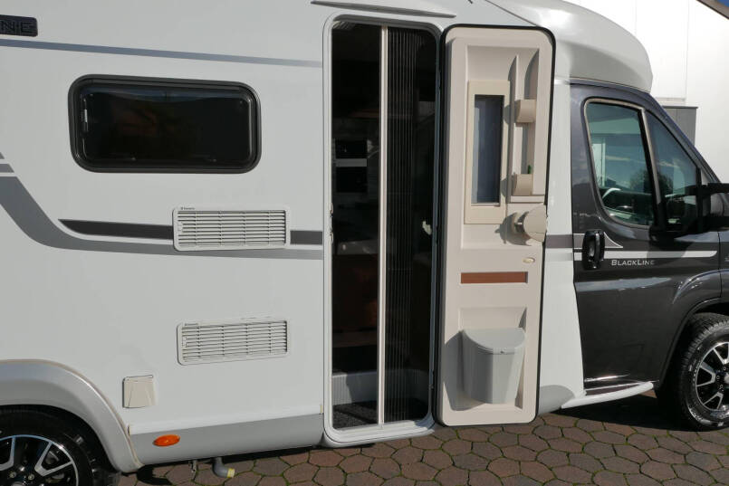LMC Breezer V 646 G Enkele bedden | Garage | Schotel | 2015 15