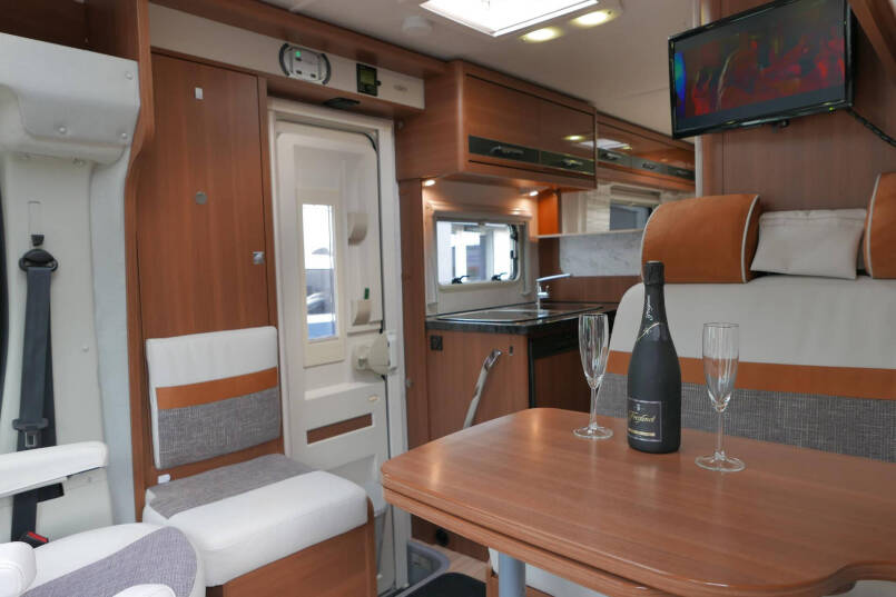 LMC Breezer V 646 G Enkele bedden | Garage | Schotel | 2015 24