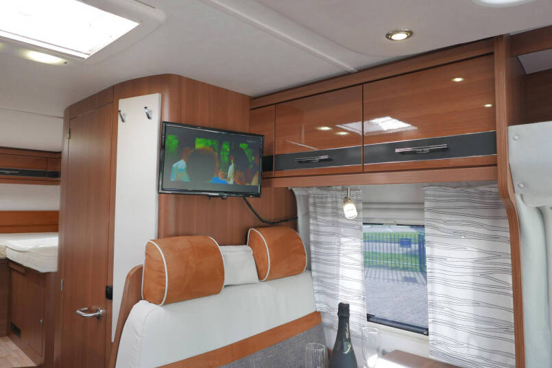 LMC Breezer V 646 G Enkele bedden | Garage | Schotel | 2015 27