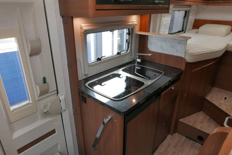 LMC Breezer V 646 G Enkele bedden | Garage | Schotel | 2015 28